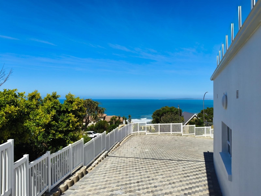 5 Bedroom Property for Sale in Dana Bay Western Cape